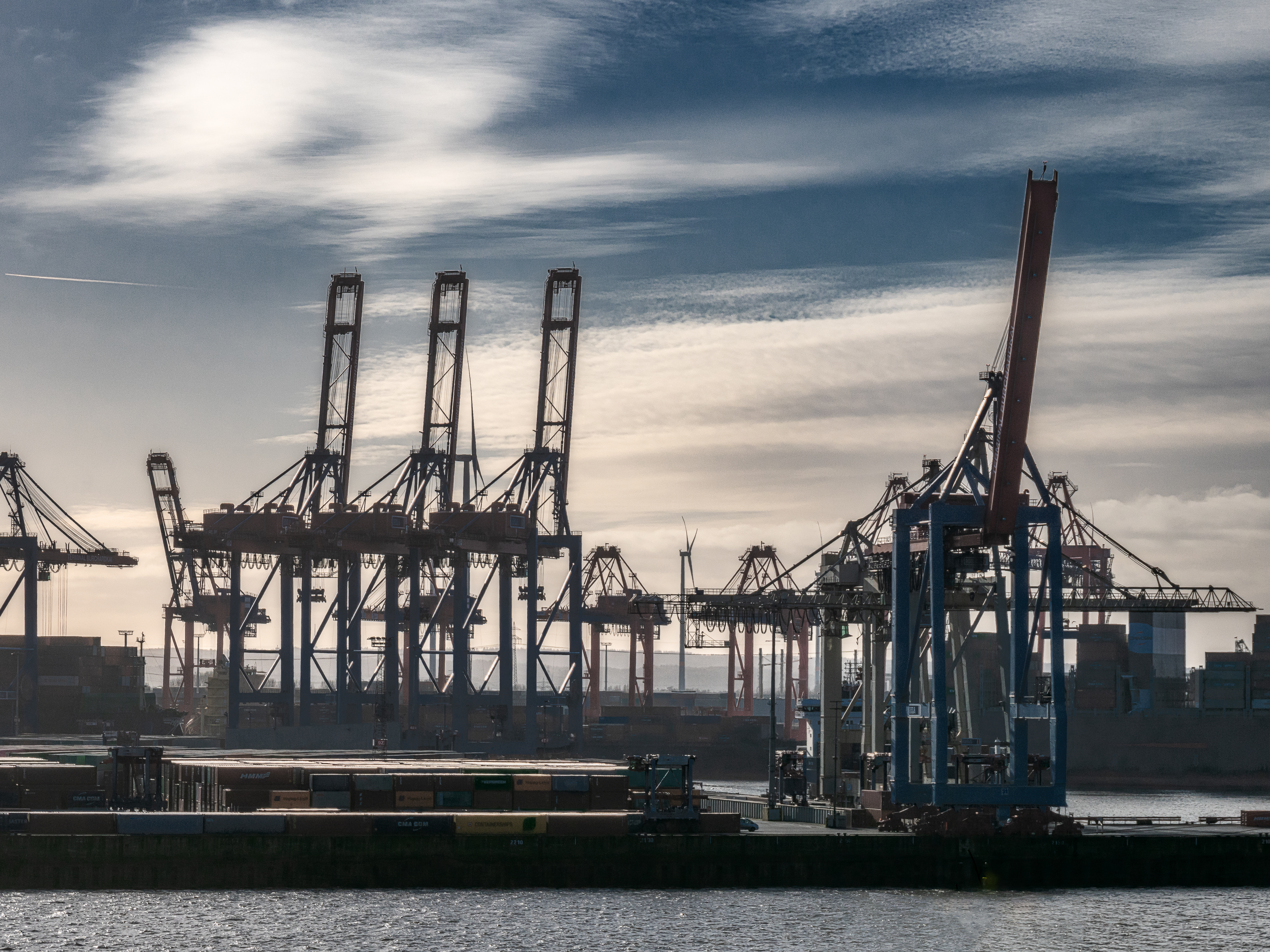 Kräne im Hamburger Hafen
