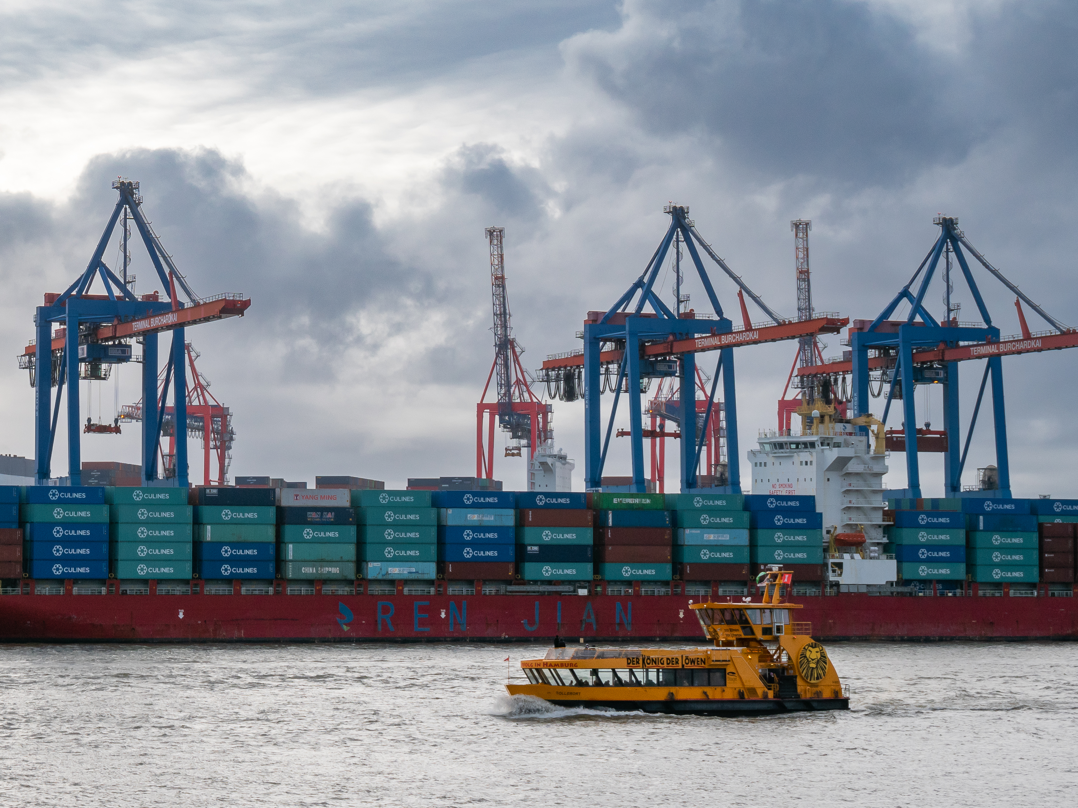 Elbkräne in Hamburg-Övelgönne II