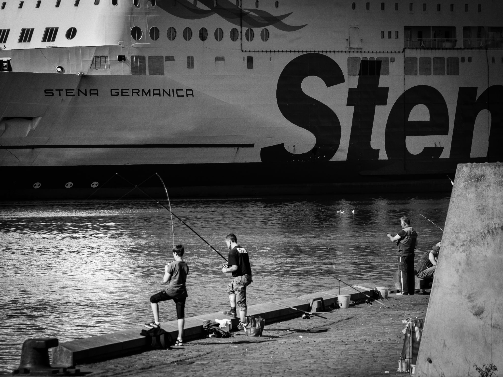 Angler an der Kieler Förde